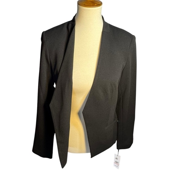Calvin Klein Black Structured Blazer with Notched Lapels - Picture 5 of 9